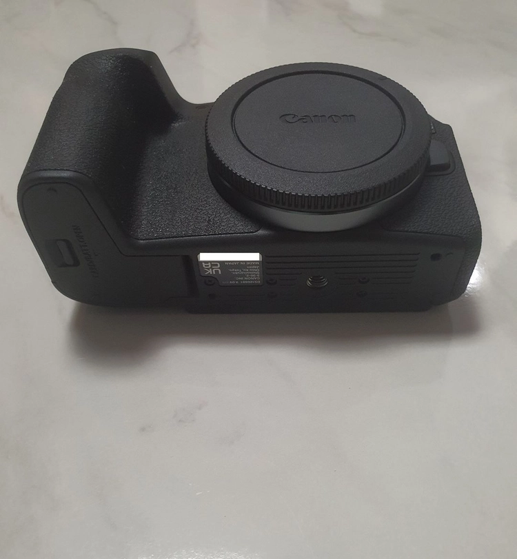 캐논 EOS R8 팝니다. 이미지