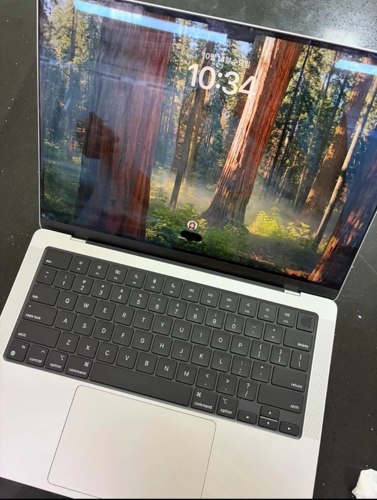 맥북 프로 14인치 M3 Pro 18GB 실버 1TB, 배터리사이클28회 이미지