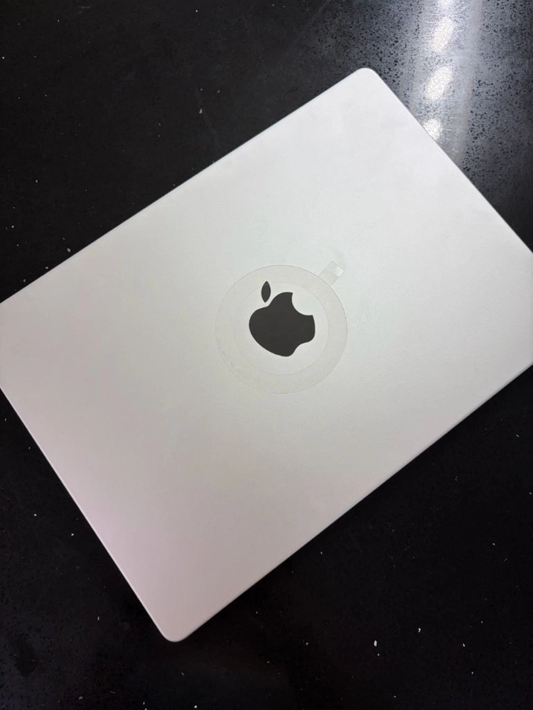 맥북 프로 14인치 M3 Pro 18GB 실버 1TB, 배터리사이클28회 이미지