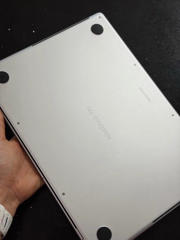 맥북 프로 14인치 M3 Pro 18GB 실버 1TB, 배터리사이클28회 이미지