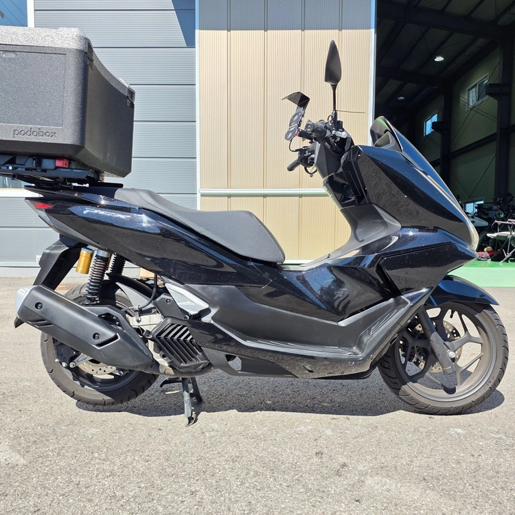 [신차급] 혼다 pcx125 25년식 9천키로 깔끔한 배달셋팅 저렴하게 판매합니다 이미지