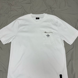 펜디 화이트 포켓 반팔티 XL 이미지