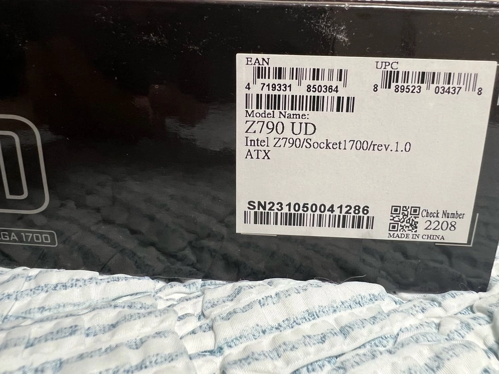 i7-13700KF+기가바이트 Z790UD (DDR5) 세트+마이크로닉스 ML360 3열 수랭 쿨러 이미지