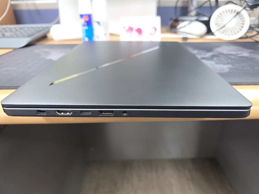 제피러스 g14 (4060/32G/512G) GA403UV 이미지