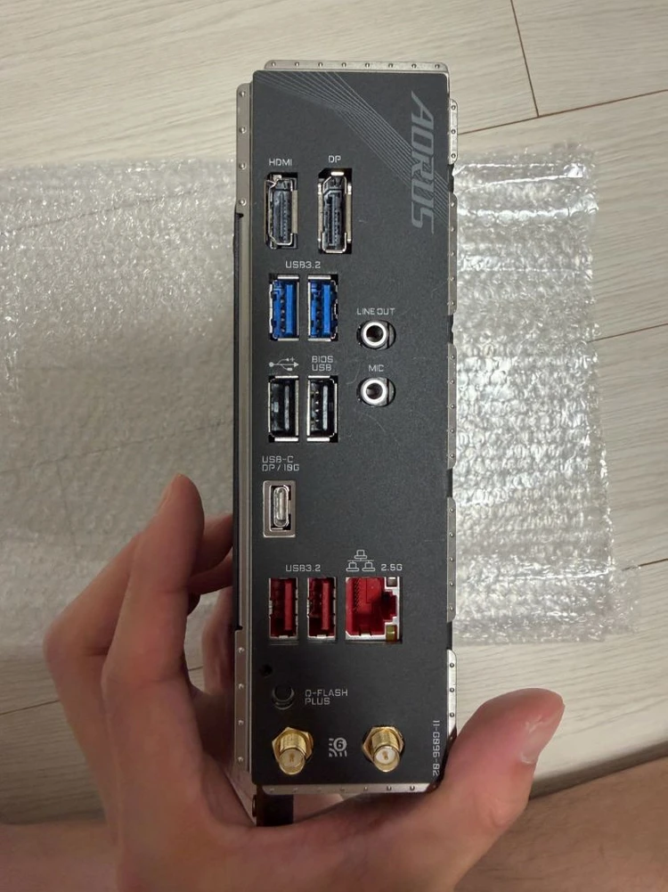 기가바이트 어로스 울트라 B650I (ITX) Rev 1.0 이미지