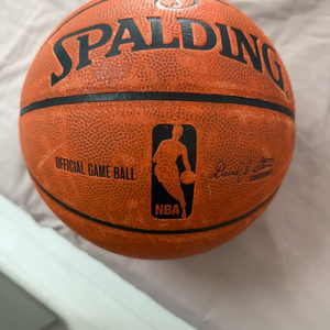 스팔딩 크로스 트랙션 nba 공인구 이미지