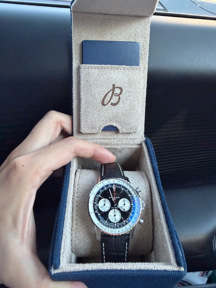 브라이틀링 내비타이머 43mm 25년 스탬핑 - 안심되는 중고거래