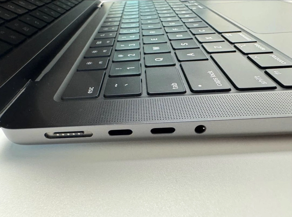 맥북프로14 M3 pro 18gb/1tb 스페이스블랙 이미지