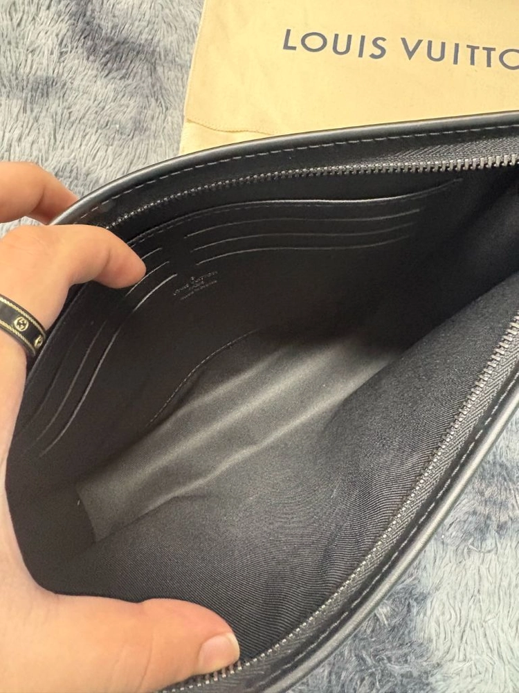 [새상품급/정품] 루이비통 이클립스 포쉐트 보야주 클러치백 이미지