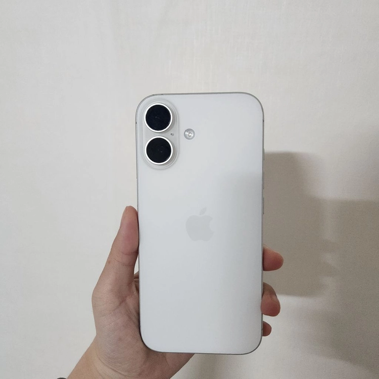 아이폰17화이트 256GB 배터리96% 이미지