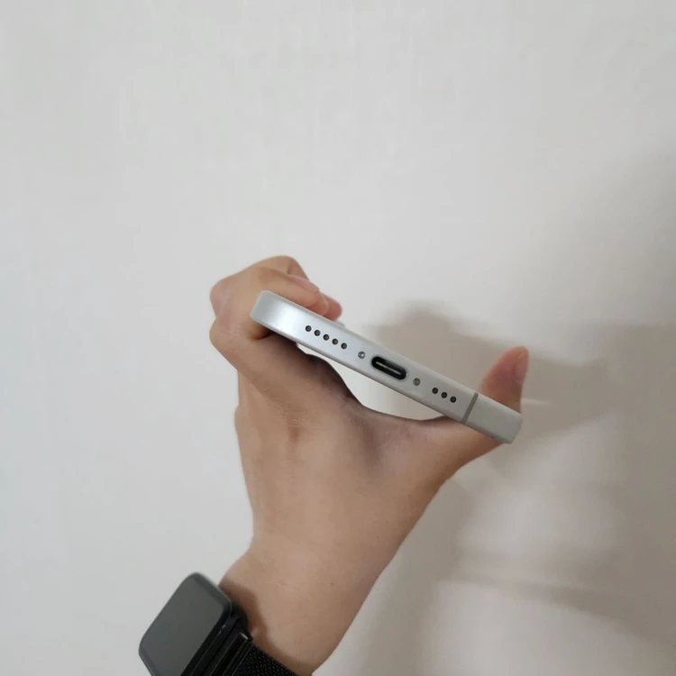 아이폰17화이트 256GB 배터리96% 이미지