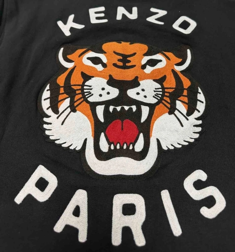 겐조 쟈켓 Kenzo Lucky Tiger Black Bomber Varsity Jacket FE58SW0124ME 이미지
