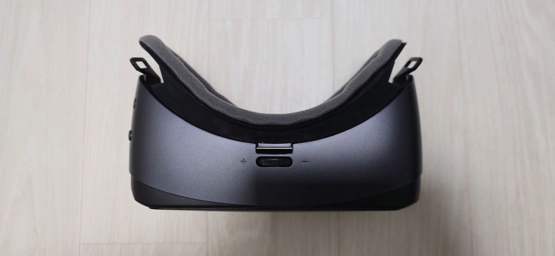 삼성 기어 VR with 컨트롤러 SM-R324N 이미지