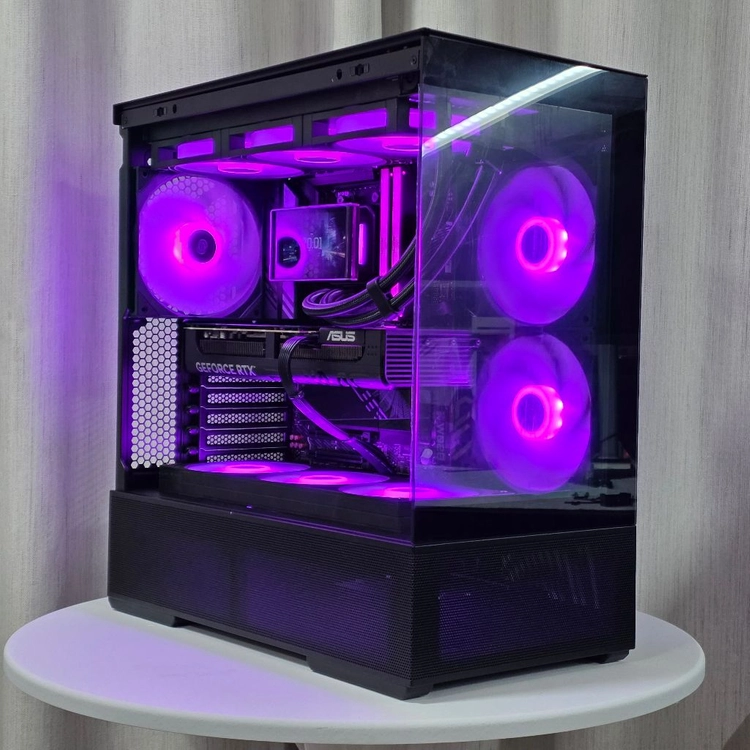 9800X3D 5070TI 고사양 게이밍 컴퓨터 본체 PC 이미지