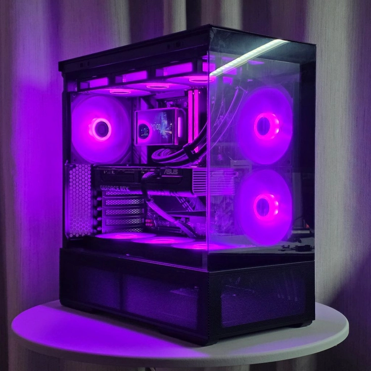 9800X3D 5070TI 고사양 게이밍 컴퓨터 본체 PC 이미지