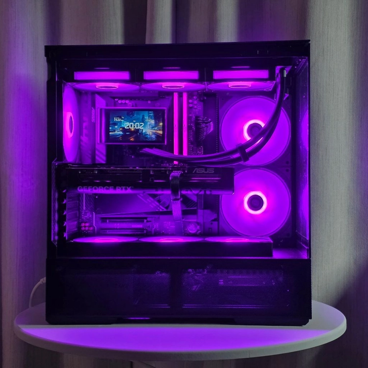 9800X3D 5070TI 고사양 게이밍 컴퓨터 본체 PC 이미지