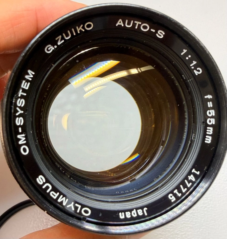 올림푸스 G.Zuiko Auto-S 55mmF1.2 렌즈 이미지