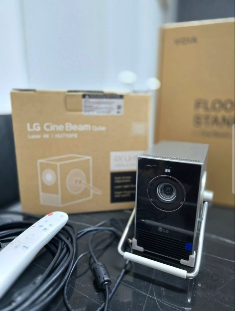 LG 4K 시네빔 큐브 빔프로젝트 HU710PB + 전용 스탠드 set - 안심되는 중고거래