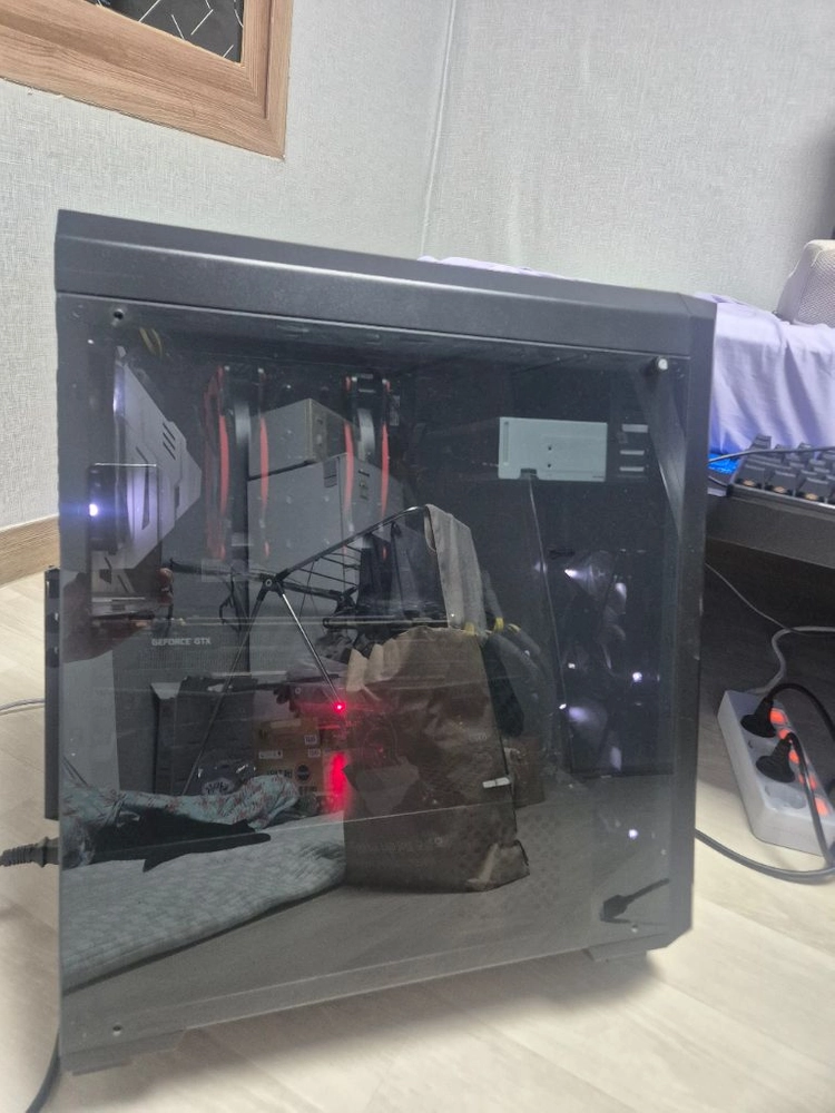 아수스로그스트릭스 1080ti장착 본체 이미지