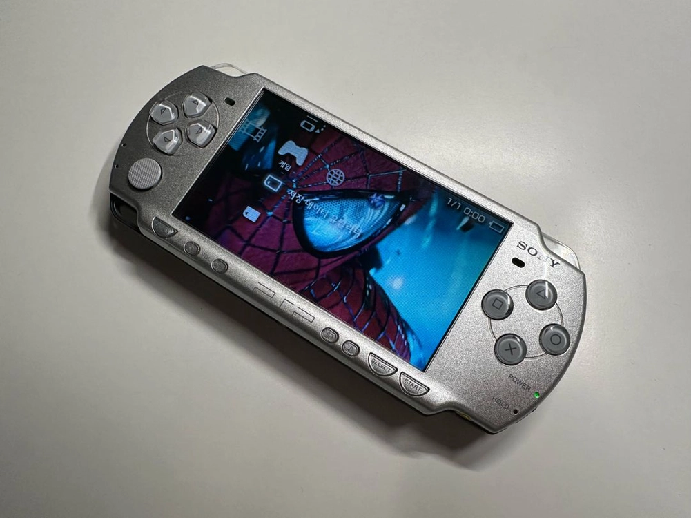 소니 PSP-2000 아이스 실버 본체 판매 (1005, 3005, GO, vita) 이미지
