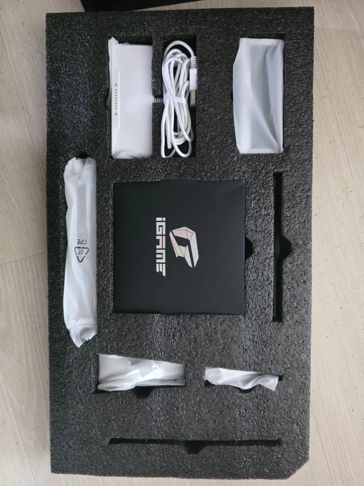 RTX 5080 불칸 화이트 그래픽카드 (도우정보) 이미지