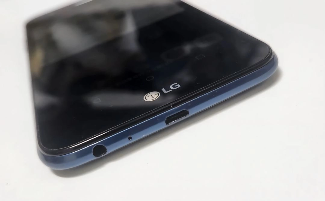 LG X4 블루 스마트폰 이미지