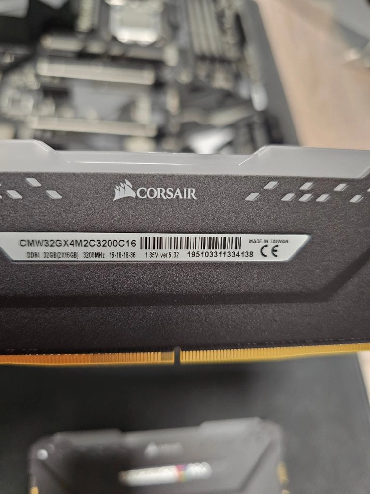 CORSAIR vengeance RGB 프로 ddr4-3200 32GB(16*2) 이미지