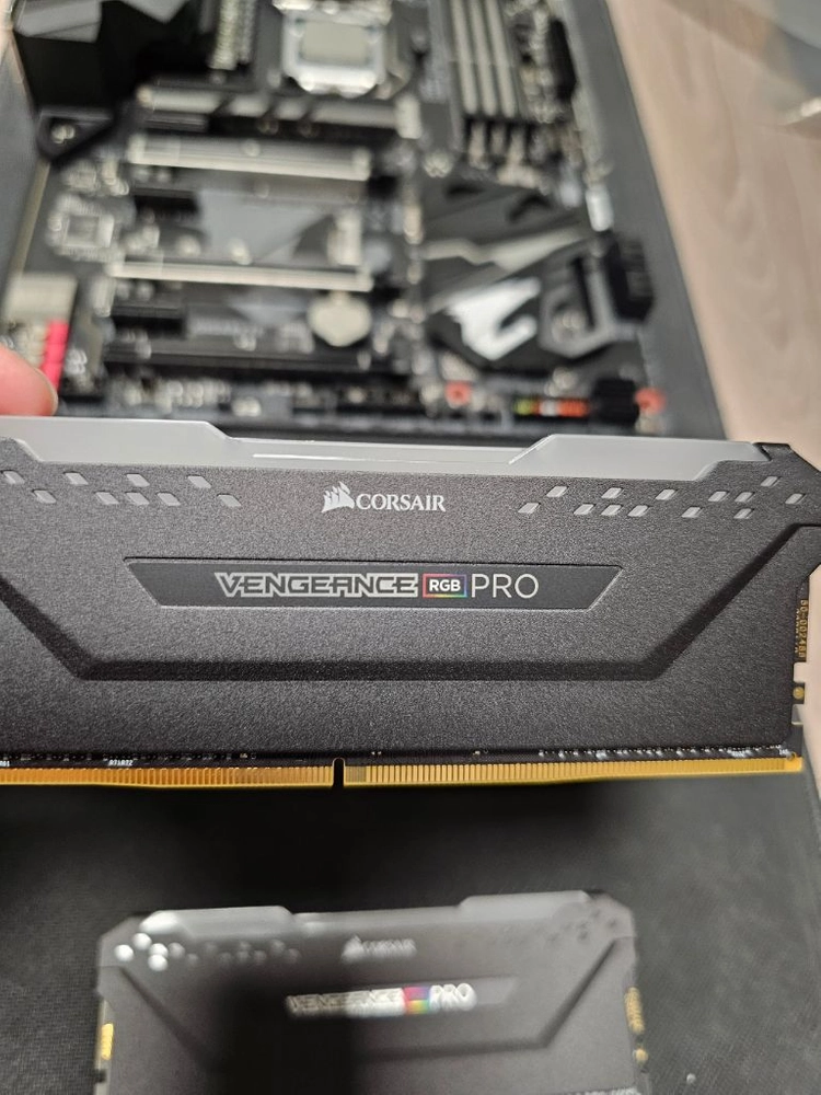 CORSAIR vengeance RGB 프로 ddr4-3200 32GB(16*2) 이미지