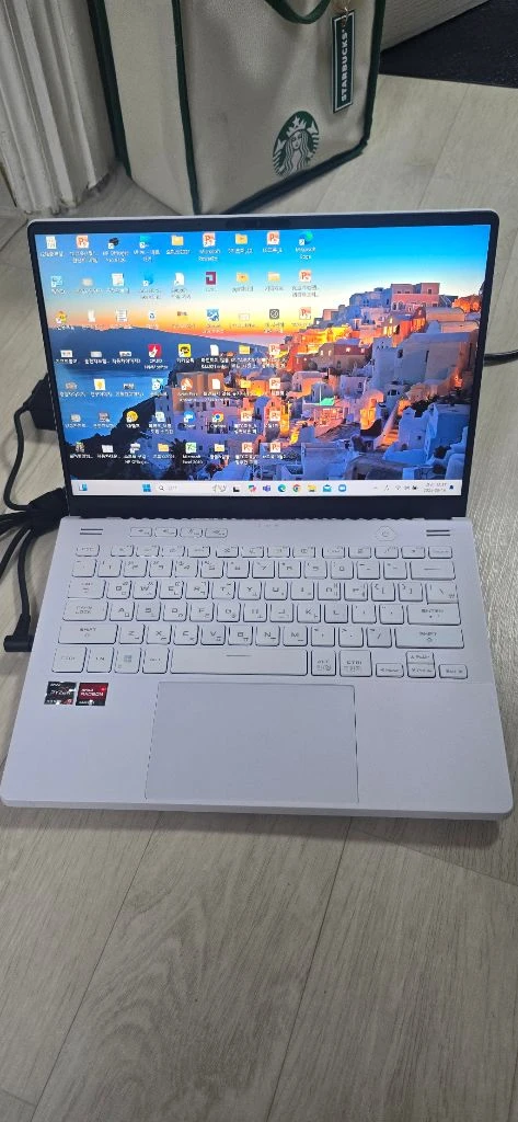 ASUS ROG Zephyrus G14 GA402RJ-L8126 화이트 노트북 이미지