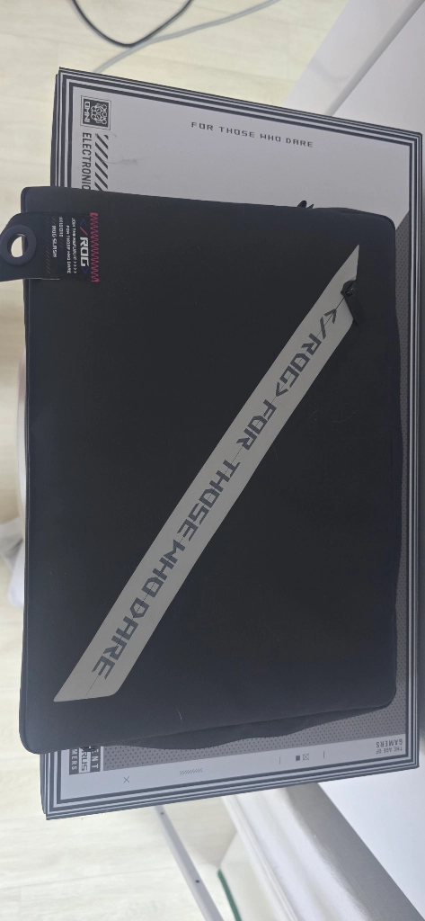ASUS ROG Zephyrus G14 GA402RJ-L8126 화이트 노트북 이미지
