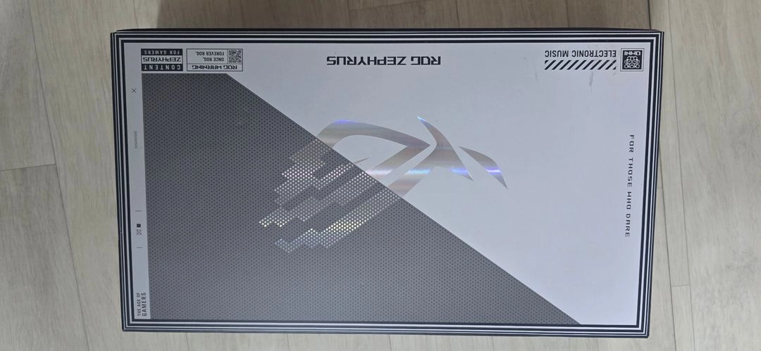 ASUS ROG Zephyrus G14 GA402RJ-L8126 화이트 노트북 이미지
