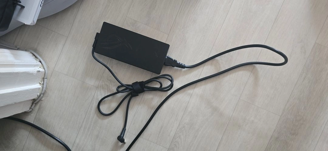 ASUS ROG Zephyrus G14 GA402RJ-L8126 화이트 노트북 이미지