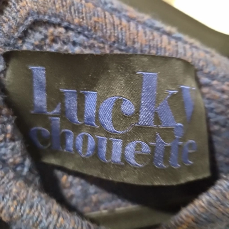 럭키슈에뜨(LUCKY CHOUETTE) 별 패치 배색 후드 롱 니트 원피스 이미지