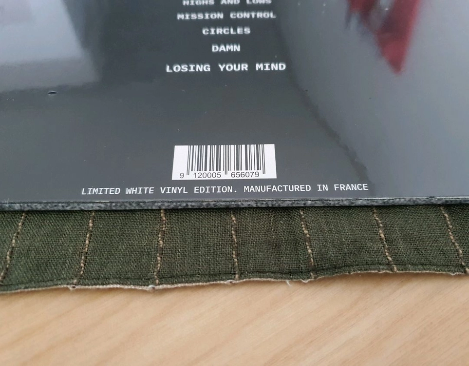 Bully 불리 화이트 LP vinyl 한정판 칸예 웨스트 ye yzy yeezy 이미지