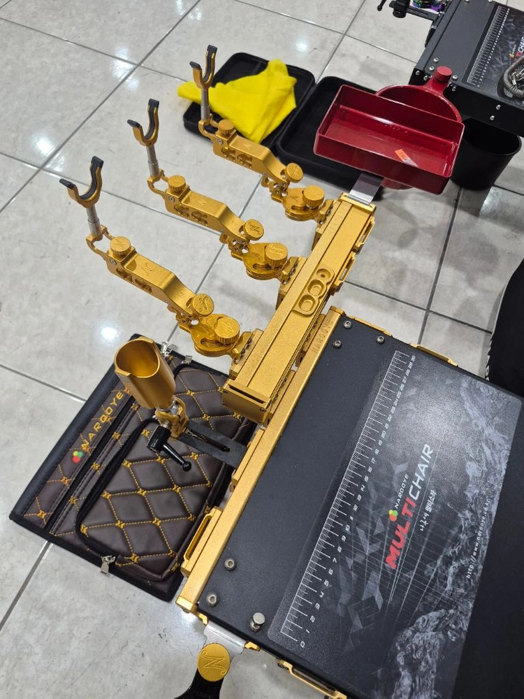나루예 소좌 풀세트 2개 상태최상 최고옵션 프리미엄에디션 70X과 멀티체어 70 프리미엄 받침틀 세팅 멀티 거치대 이미지