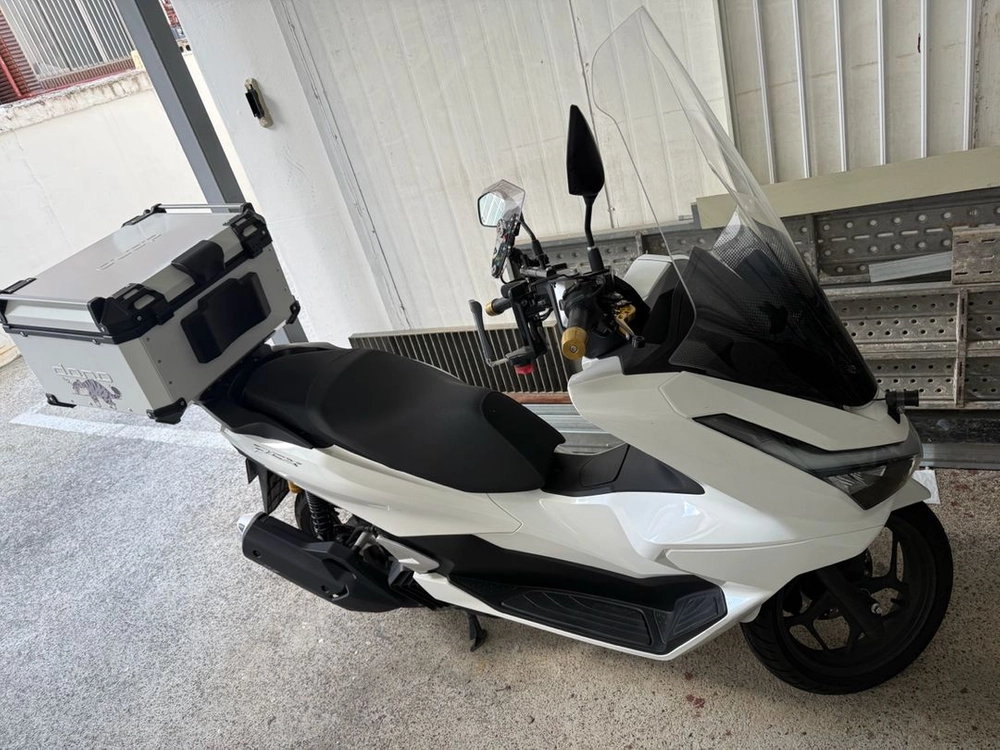 울산 25년식 Pcx 125 3882km 팝니다 이미지