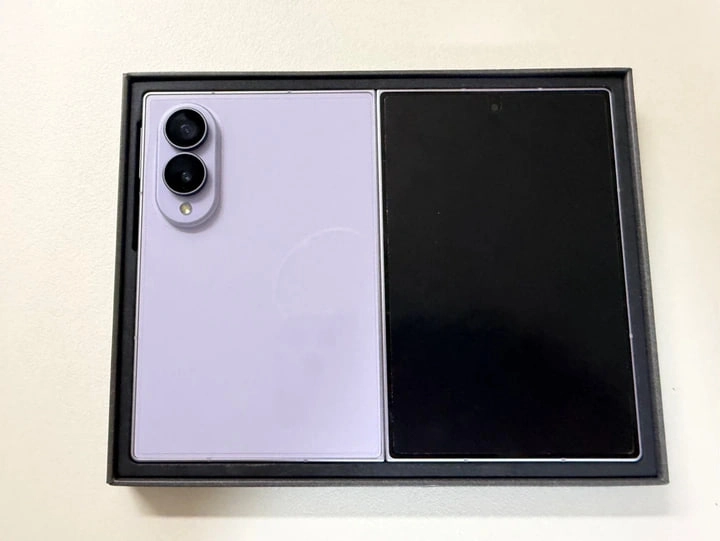 삼성 갤럭시 Z폴드8 라벤더 512GB - 안심되는 중고거래