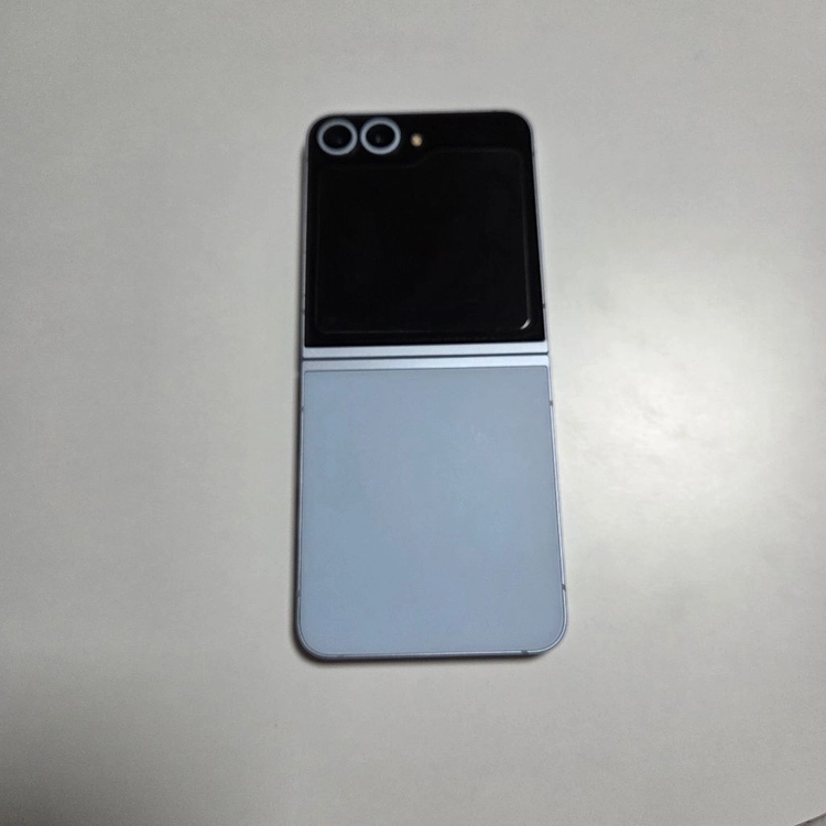 25.갤럭시 Z플립6 256GB 이미지
