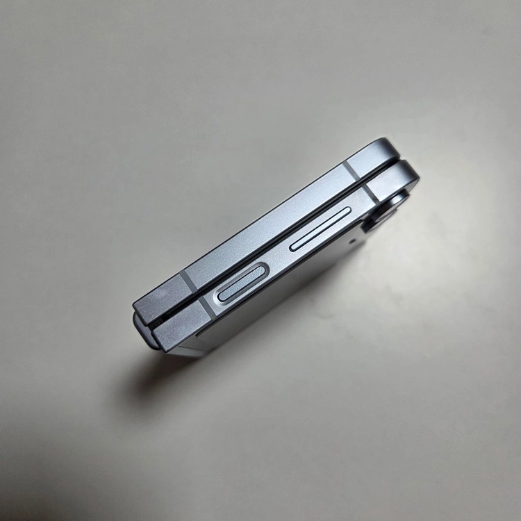 25.갤럭시 Z플립6 256GB 이미지