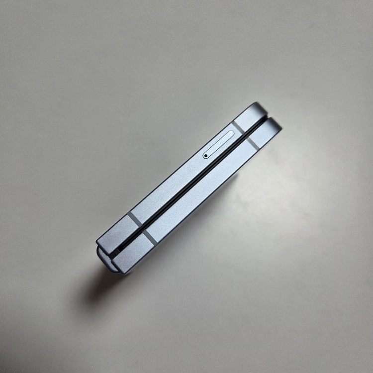 25.갤럭시 Z플립6 256GB 이미지