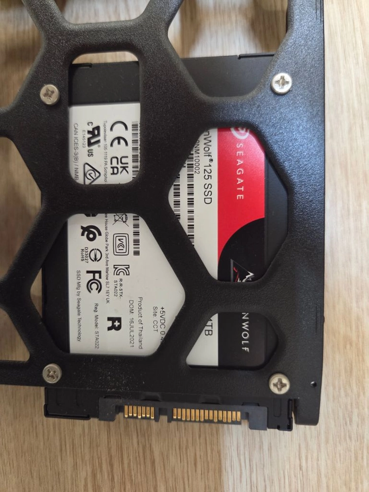 시놀로지 923+, ironwolf ssd 4T 2개 이미지