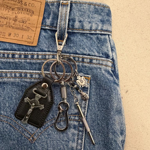 SACRED ARCHIVE KEYRING 이미지