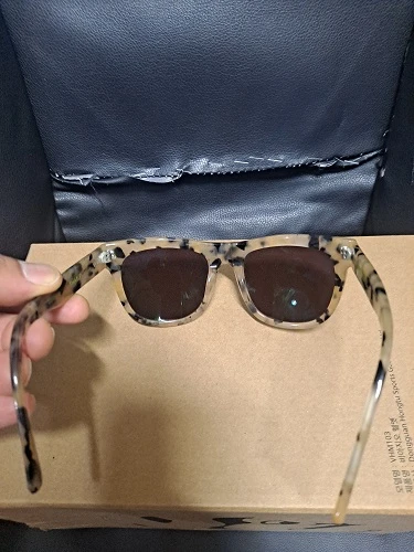 젠틀몬즈터 호피무늬 테 선글라스 이미지