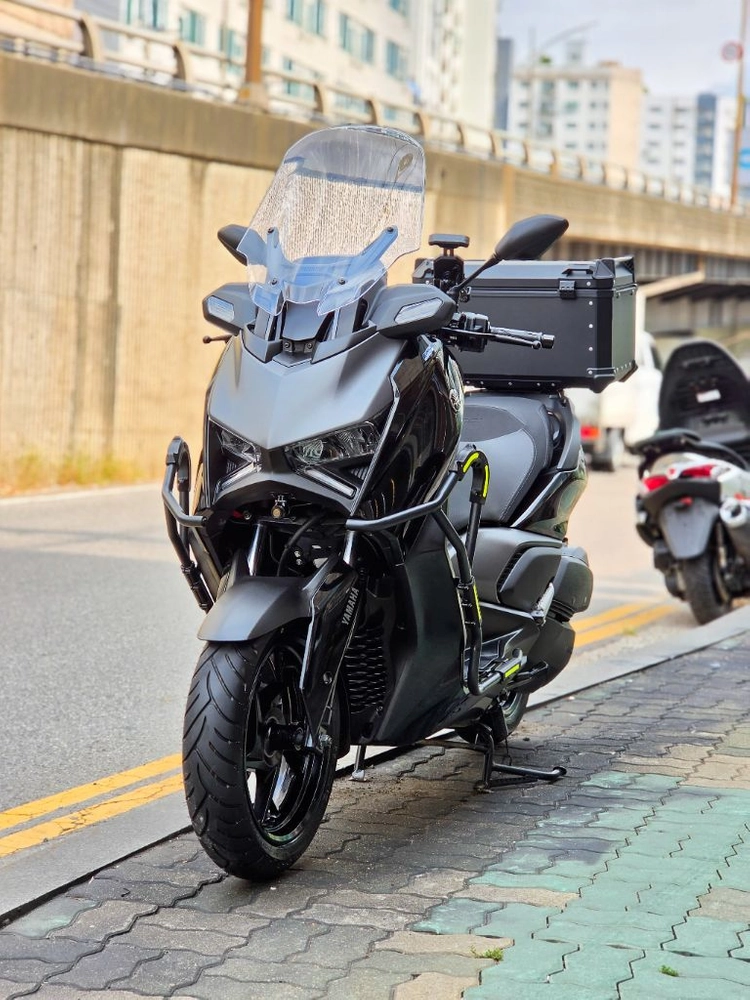 xmax300 야마하 2025년식 1508km 신차급매물 오토바이 판매합니다 이미지