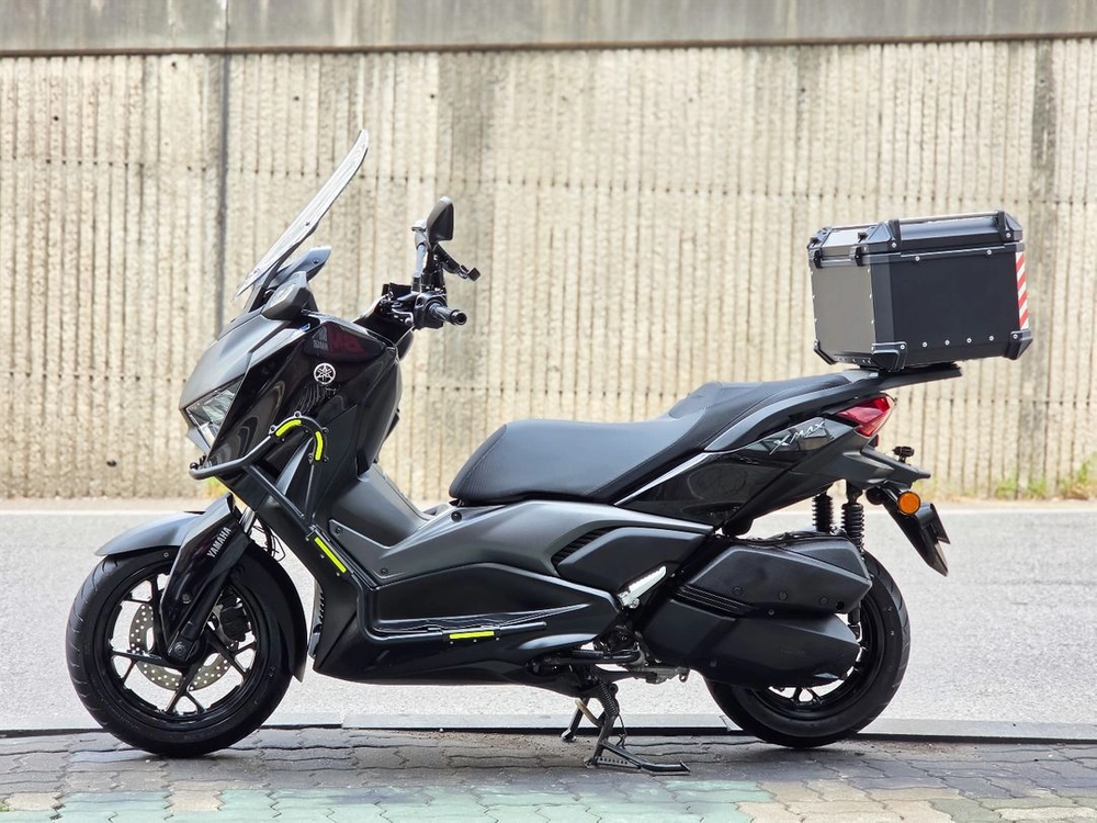 xmax300 야마하 2025년식 1508km 신차급매물 오토바이 판매합니다 이미지