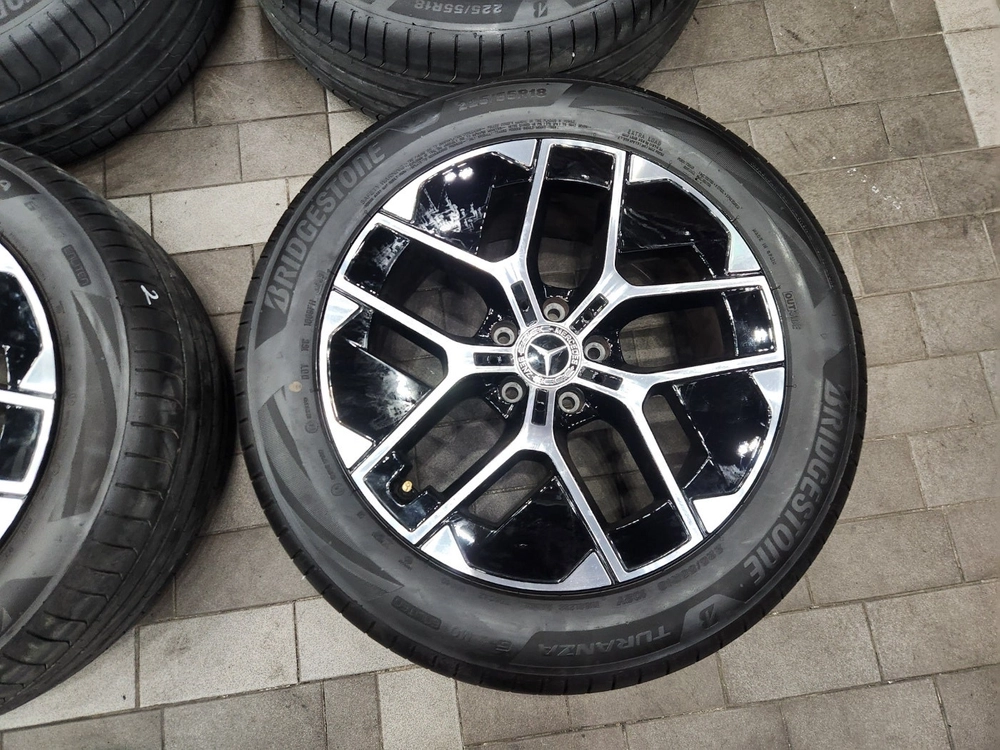 w214 e클래스 18인치 휠타이어 한대분 90만원 이미지