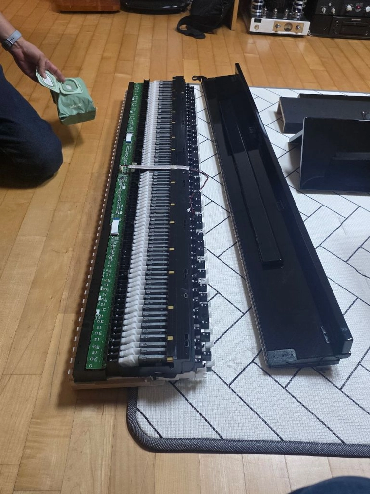 야마하 디지털피아노 CLP 685 PE 팝니다 이미지