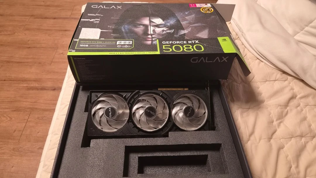 RTX 5080 그래픽카드 이미지