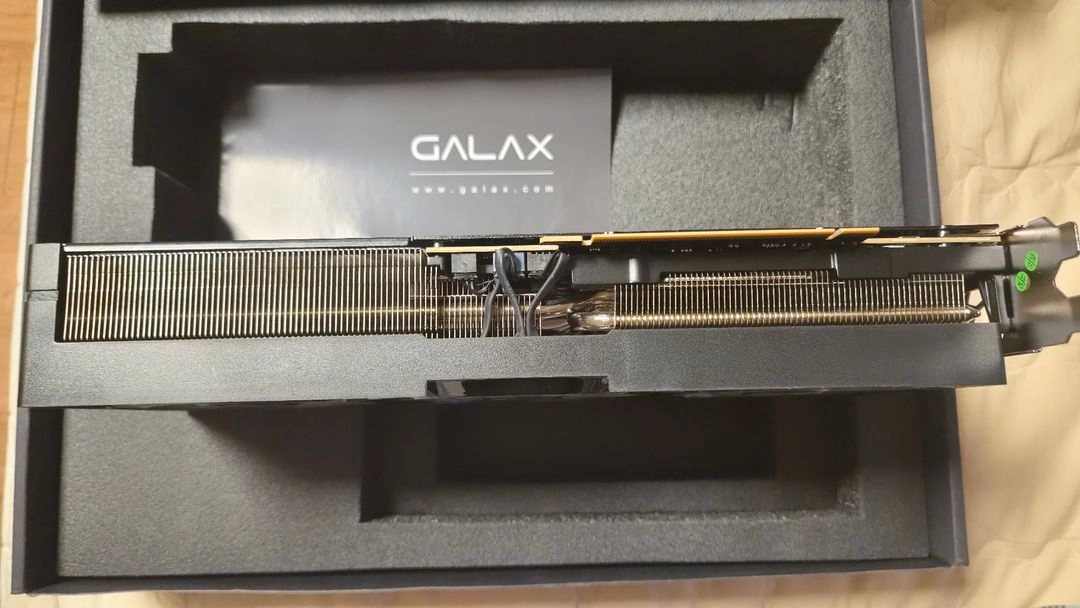 RTX 5080 그래픽카드 이미지