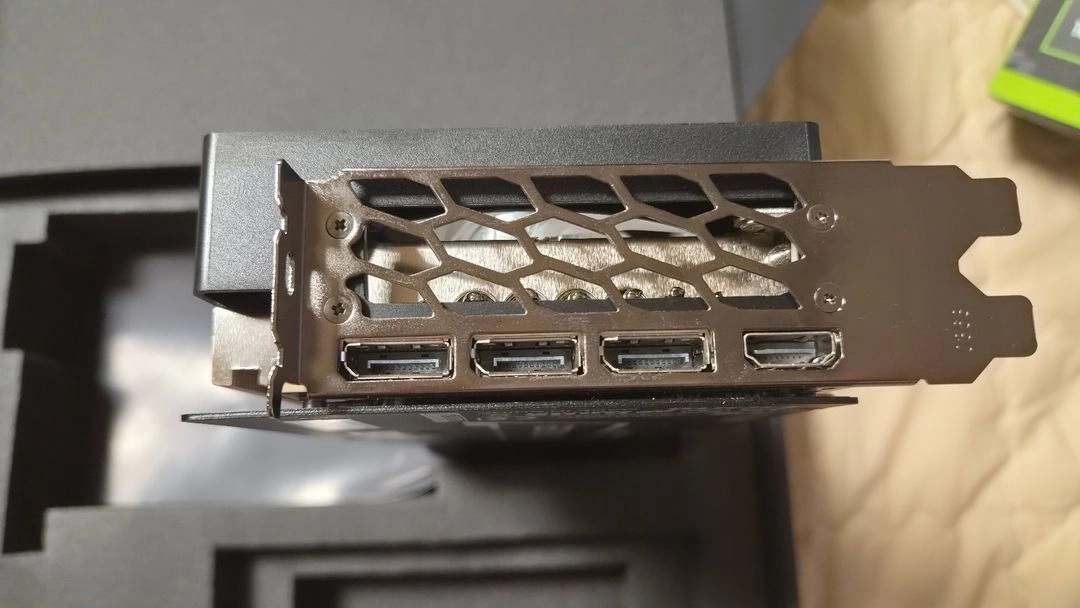 RTX 5080 그래픽카드 이미지
